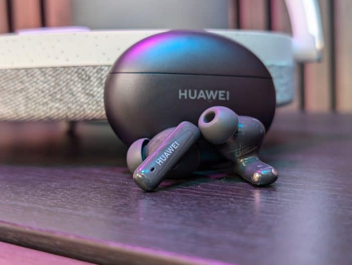 HUAWEI FreeBuds 6i Gehäuse und In-Ears