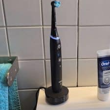 Oral-B Series 10