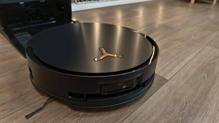 ECOVACS DEEBOT X8 PRO OMNI
Flacher Aufbau